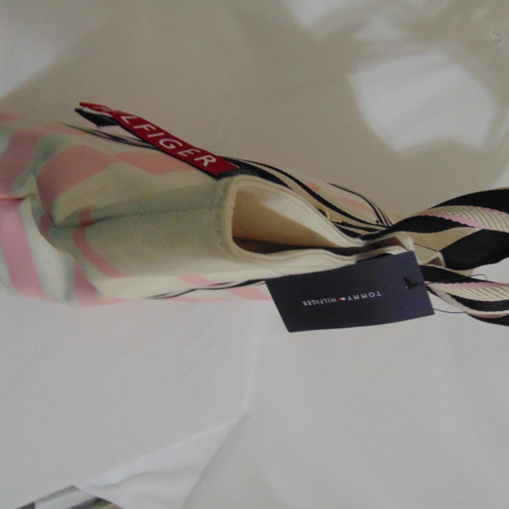 Tommy Hilfiger Classic Painted Stripe ExLarge Tote - Picture 5 of 8